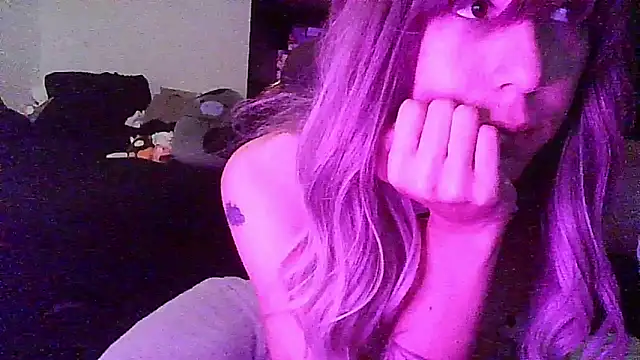 crystalxh online show from October 2025 11:15:02 PM