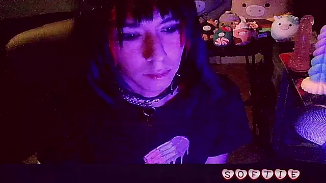 crystalxh online show from November 2025 09:30:01 PM