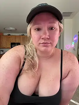 Snapshot of PiggyRose chatting on July 2026 10:43:01 PM PiggyRose online show from July 2026 10:43:01 PM