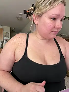 Snapshot of PiggyRose chatting on July 2026 05:57:01 PM PiggyRose online show from July 2026 05:57:01 PM