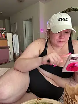 PiggyRose online show from May 2026 09:41:02 PM