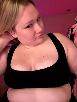 PiggyRose online show from November 2025 02:49:01 AM