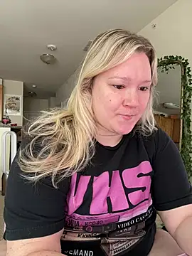 Snapshot of PiggyRose chatting on August 2026 02:48:02 PM PiggyRose online show from August 2026 02:48:02 PM