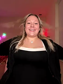 PiggyRose online show from December 2025 01:32:02 AM