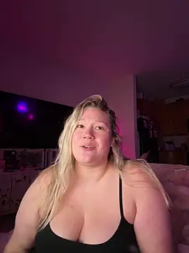 Snapshot of PiggyRose chatting on June 2026 02:53:01 AM PiggyRose online show from June 2026 02:53:01 AM
