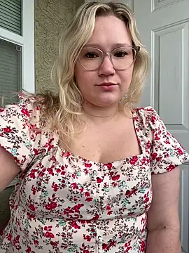 Snapshot of PiggyRose chatting on July 2026 10:50:01 PM PiggyRose online show from July 2026 10:50:01 PM