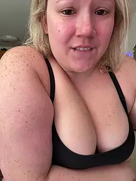 Snapshot of PiggyRose chatting on July 2026 08:39:02 PM PiggyRose online show from July 2026 08:39:02 PM