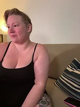 PiggyRose online show from May 2026 11:03:03 PM