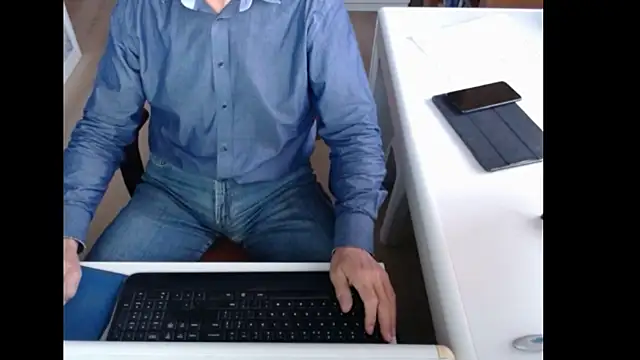 Snapshot of dutchpornking chatting on October 2025 06:37:01 AM dutchpornking online show from October 2025 06:37:01 AM