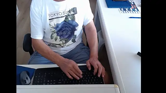 dutchpornking online show from July 2026 06:03:02 AM