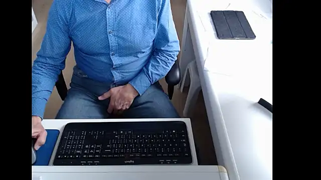 Snapshot of dutchpornking chatting on October 2025 09:06:02 AM dutchpornking online show from October 2025 09:06:02 AM