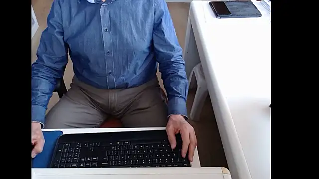 dutchpornking online show from March 2026 08:10:01 AM