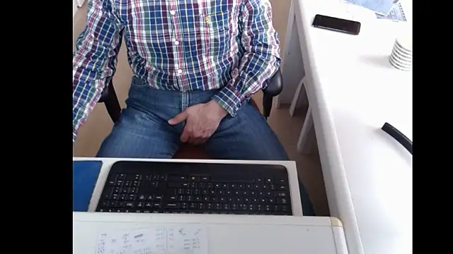 Snapshot of dutchpornking chatting on March 2025 11:23:01 AM dutchpornking online show from March 2025 11:23:01 AM