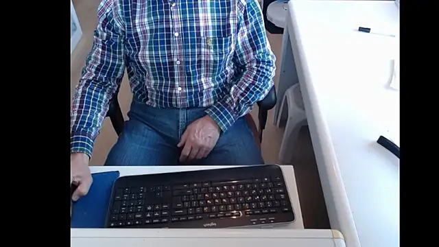 Snapshot of dutchpornking chatting on March 2025 07:37:01 AM dutchpornking online show from March 2025 07:37:01 AM
