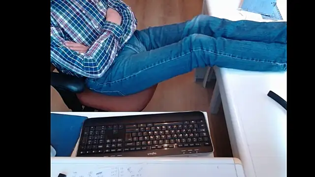 Snapshot of dutchpornking chatting on March 2025 02:29:01 PM dutchpornking online show from March 2025 02:29:01 PM