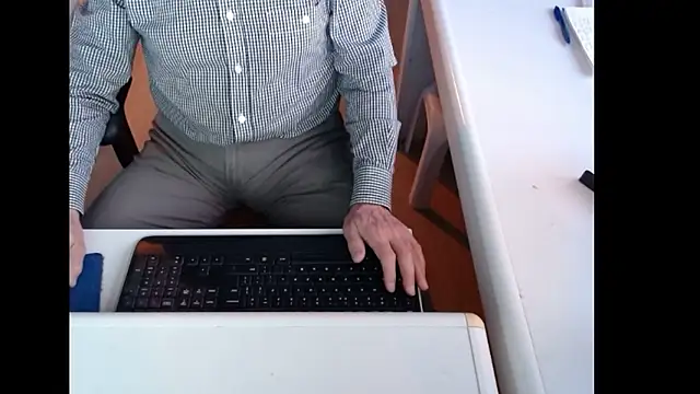 Snapshot of dutchpornking chatting on February 2026 07:24:01 AM dutchpornking online show from February 2026 07:24:01 AM