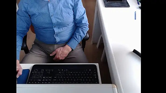 Snapshot of dutchpornking chatting on November 2025 08:03:02 AM dutchpornking online show from November 2025 08:03:02 AM