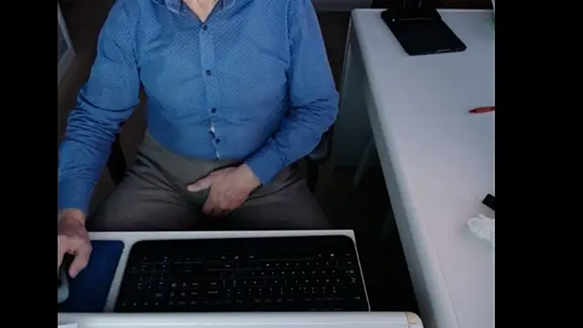 Snapshot of dutchpornking chatting on December 2025 07:51:01 AM dutchpornking online show from December 2025 07:51:01 AM