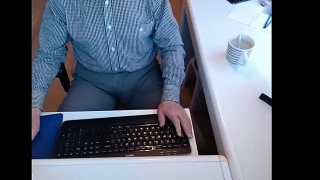 dutchpornking online show from May 2026 07:06:01 AM
