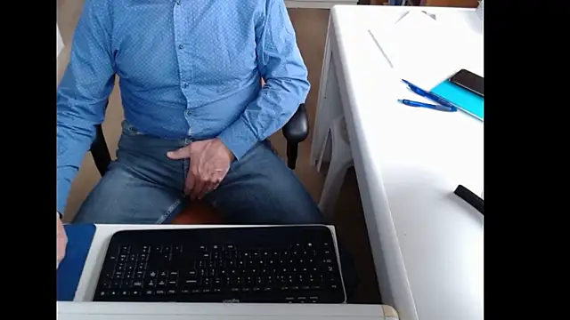 Snapshot of dutchpornking chatting on October 2025 08:46:02 AM dutchpornking online show from October 2025 08:46:02 AM