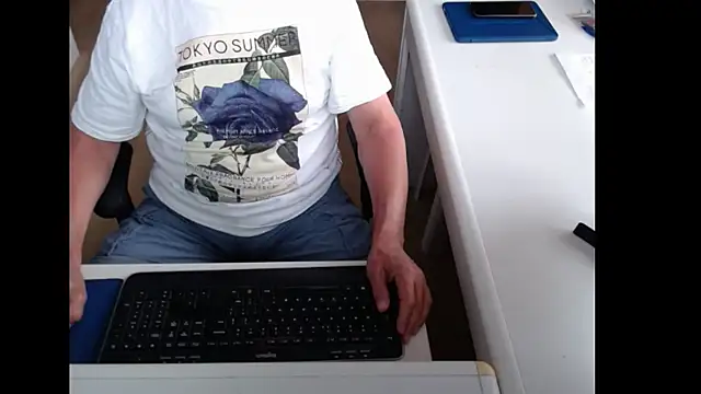 dutchpornking online show from June 2026 06:33:01 AM