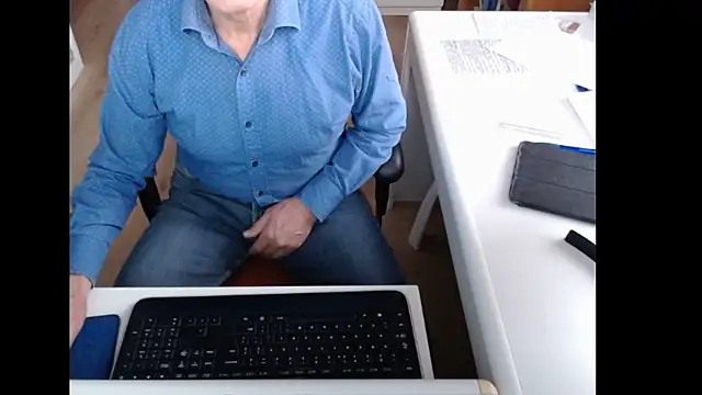 Snapshot of dutchpornking chatting on October 2025 07:51:02 AM dutchpornking online show from October 2025 07:51:02 AM