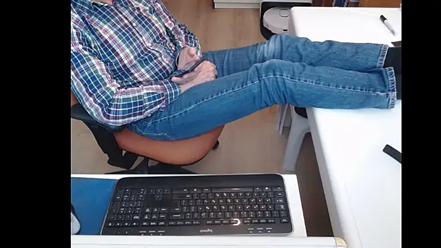 Snapshot of dutchpornking chatting on March 2025 04:54:01 PM dutchpornking online show from March 2025 04:54:01 PM
