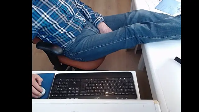 Snapshot of dutchpornking chatting on March 2025 03:02:02 PM dutchpornking online show from March 2025 03:02:02 PM
