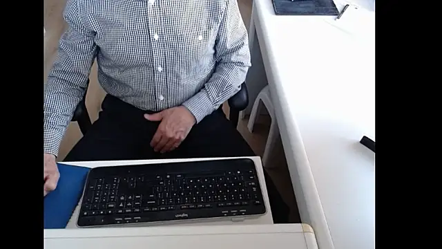 dutchpornking online show from April 2026 06:09:02 AM