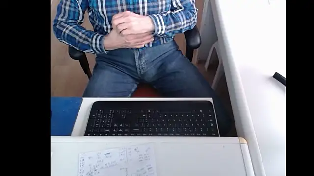 Snapshot of dutchpornking chatting on March 2025 07:46:02 AM dutchpornking online show from March 2025 07:46:02 AM
