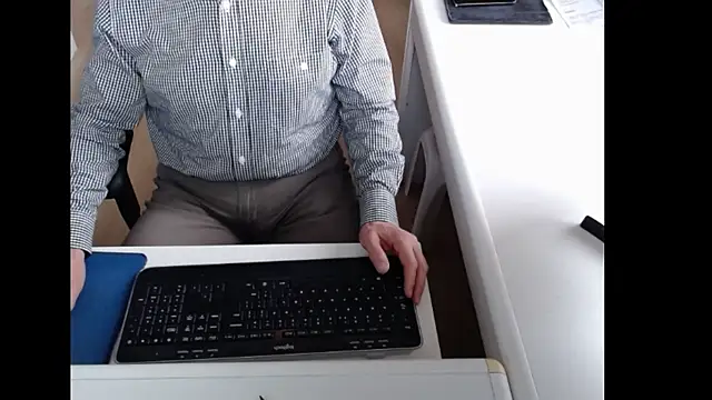 dutchpornking online show from April 2026 06:31:02 AM