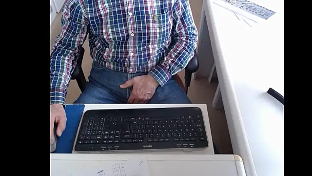 Snapshot of dutchpornking chatting on March 2025 08:30:01 AM dutchpornking online show from March 2025 08:30:01 AM