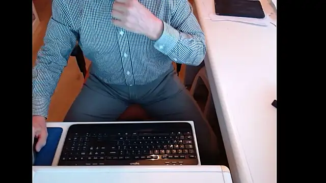 dutchpornking online show from March 2026 07:00:02 AM