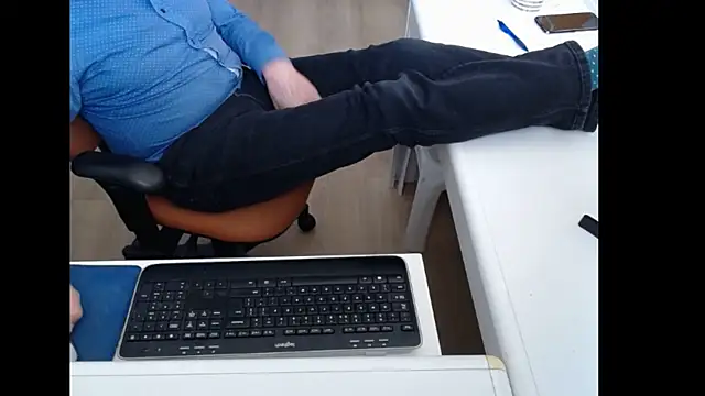 dutchpornking online show from April 2026 02:36:02 PM