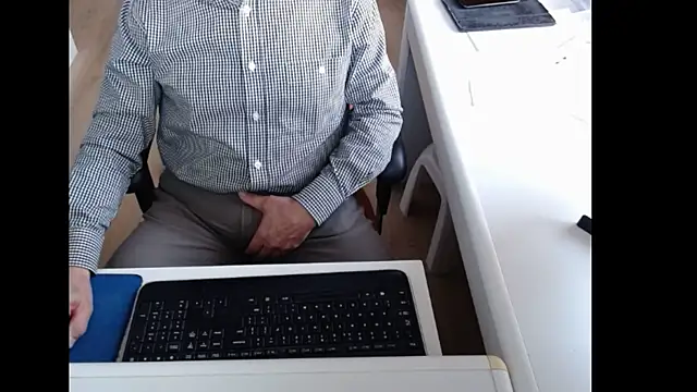 dutchpornking online show from March 2026 06:15:02 AM