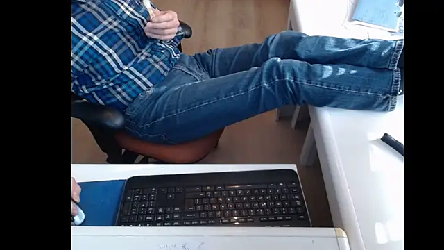 Snapshot of dutchpornking chatting on March 2025 12:28:02 PM dutchpornking online show from March 2025 12:28:02 PM