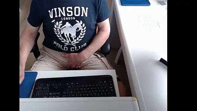 dutchpornking online show from June 2026 06:02:01 AM