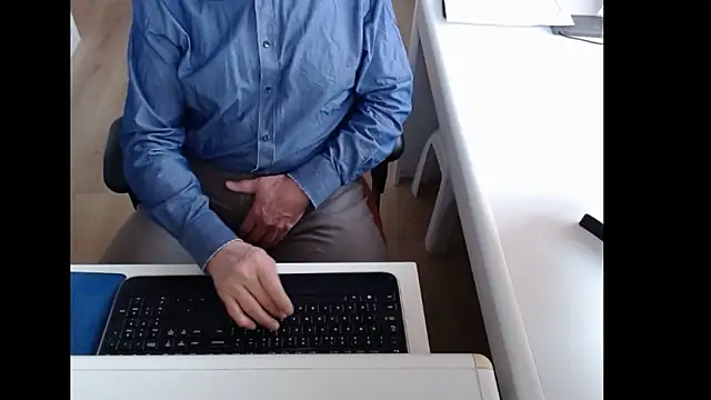 Snapshot of dutchpornking chatting on February 2026 07:52:01 AM dutchpornking online show from February 2026 07:52:01 AM