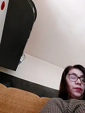 Chriss Tinaa online show from February 2026 09:33:01 AM