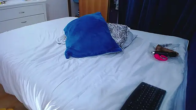 mondirty70 online show from December 2025 07:32:01 AM