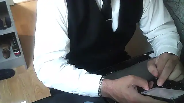 DUDURAxh online show from November 2025 01:23:02 PM