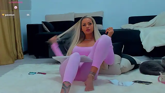 Snapshot of MelanieLexxx chatting on January 2025 01:26:01 AM MelanieLexxx online show from January 2025 01:26:01 AM