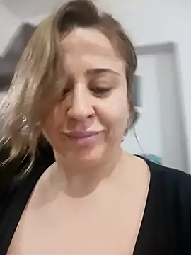 Snapshot of matbazell chatting on October 2025 11:03:01 PM matbazell online show from October 2025 11:03:01 PM