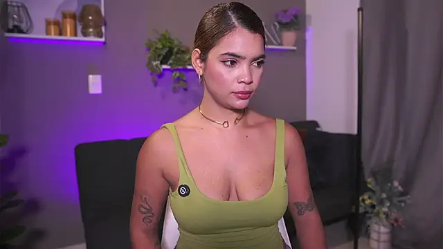 HannahEvanss online show from November 2025 07:25:01 PM