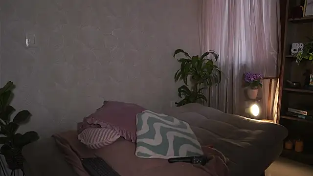 HannahEvanss online show from April 2026 01:23:02 PM