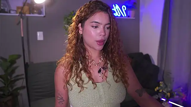 HannahEvanss online show from October 2025 06:18:02 PM