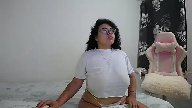 mabigomez00 online show from September 2025 10:14:01 AM