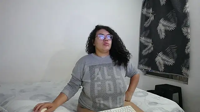 mabigomez00 online show from April 2026 09:22:02 AM