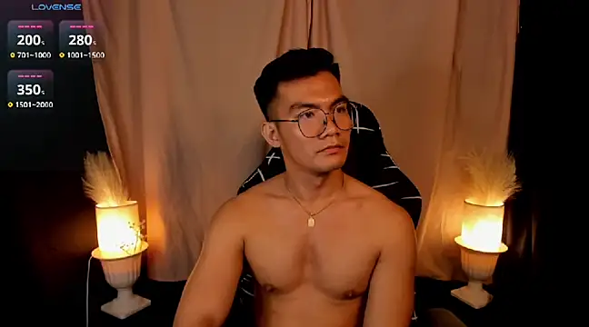 000batman000 online show from February 2025 04:44:02 AM