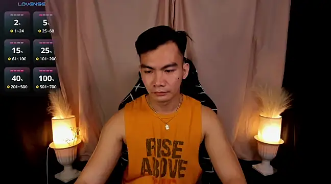 000batman000 online show from February 2025 01:33:01 PM